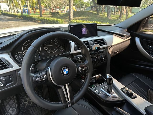 BMW寶馬 320  第7張相片
