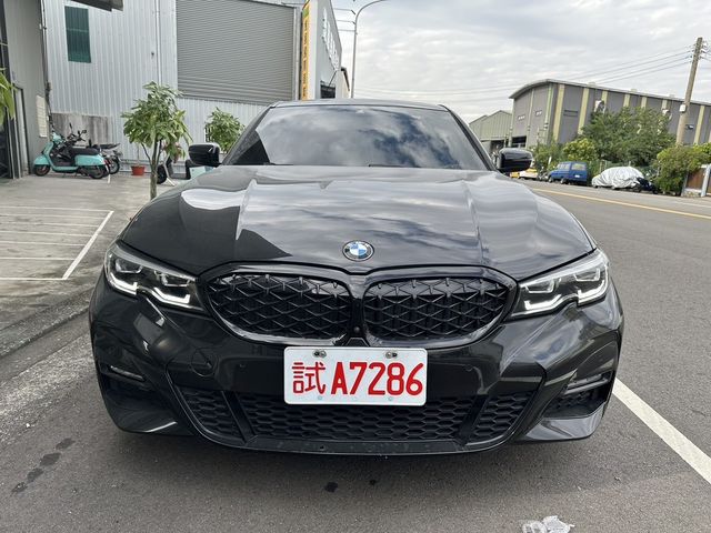 BMW寶馬 330I  第2張相片