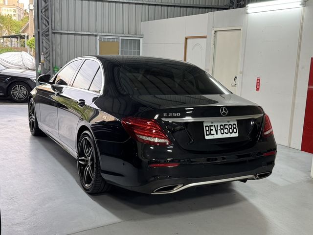 M-BENZ賓士 E250  第2張相片