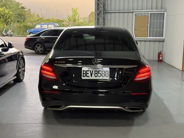 M-BENZ賓士 E250  第4張相片