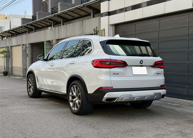 BMW寶馬 X5 XRDIVE40I  第2張相片