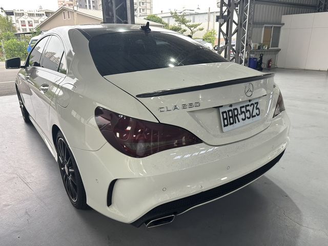 M-BENZ賓士 CLA250  第5張相片
