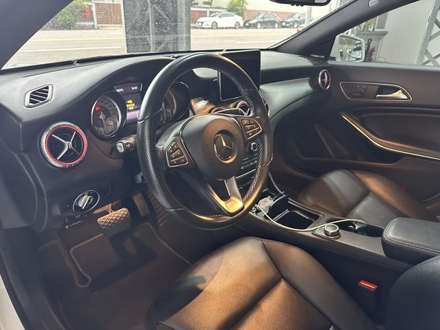 M-BENZ賓士 CLA250  第6張相片