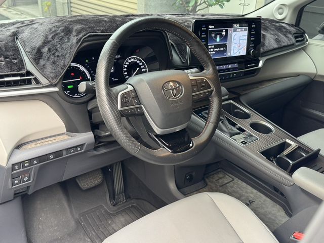 TOYOTA豐田 SIENNA  第3張相片