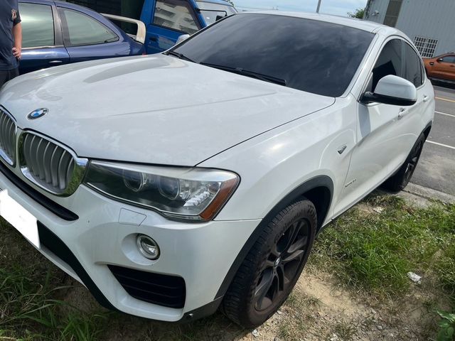 BMW寶馬 X4 XDRIVE28I  第4張相片