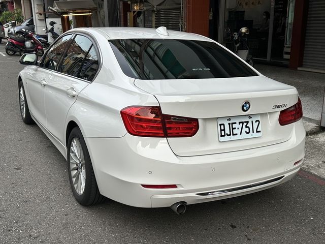 BMW寶馬 320I  第2張相片