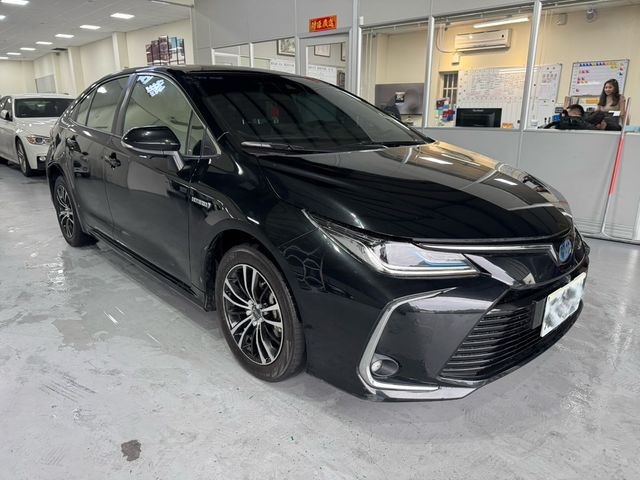 TOYOTA豐田 COROLLA ALTIS HYBRID  第2張相片