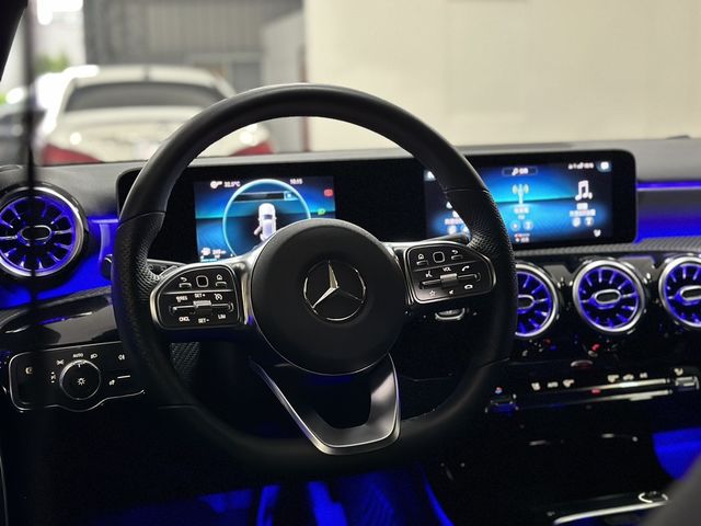 M-BENZ賓士 A180  第3張相片