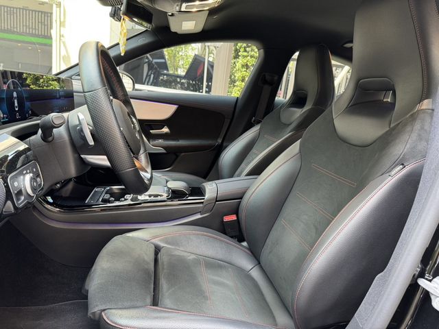 M-BENZ賓士 CLA200  第3張相片