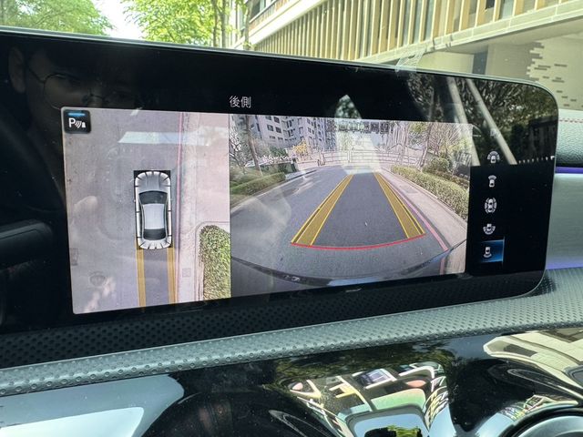 M-BENZ賓士 CLA200  第5張相片