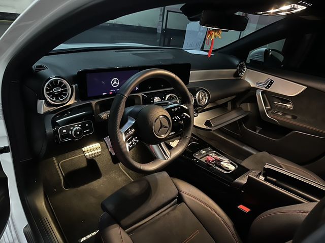 M-BENZ賓士 A180  第3張相片