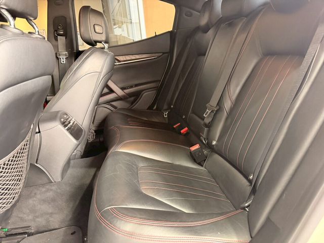 MASERATI瑪莎拉蒂 GHIBLI SQ4  第9張相片