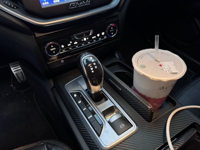 MASERATI瑪莎拉蒂 GHIBLI SQ4  第4張相片