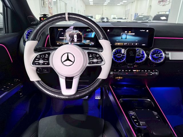 M-BENZ賓士 GLB250  第7張相片
