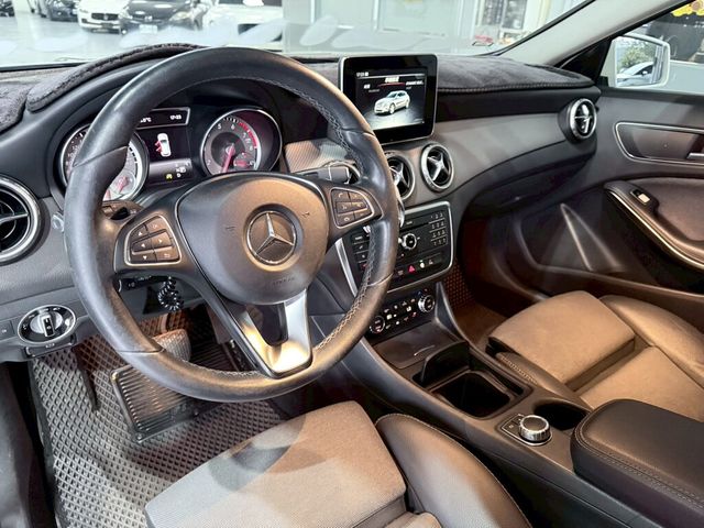 M-BENZ賓士 GLA180  第6張相片