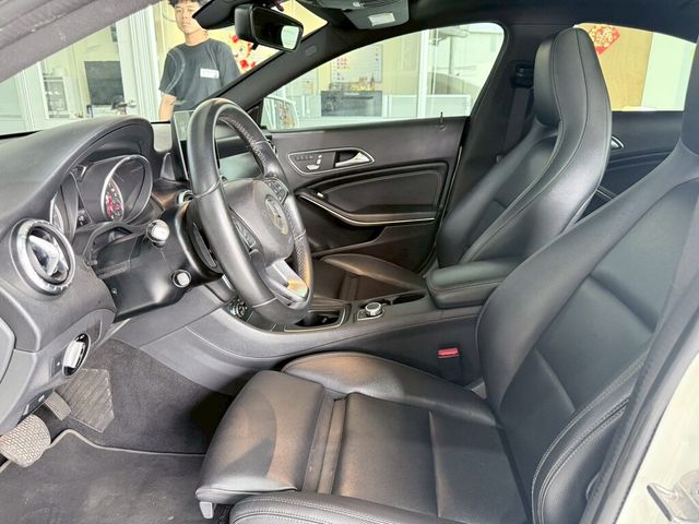 M-BENZ賓士 CLA250  第8張相片
