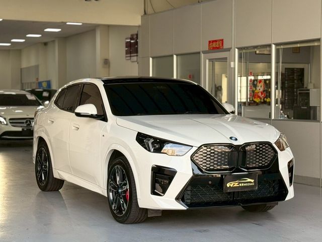 BMW寶馬 IX2 XDRIVE30  第1張相片
