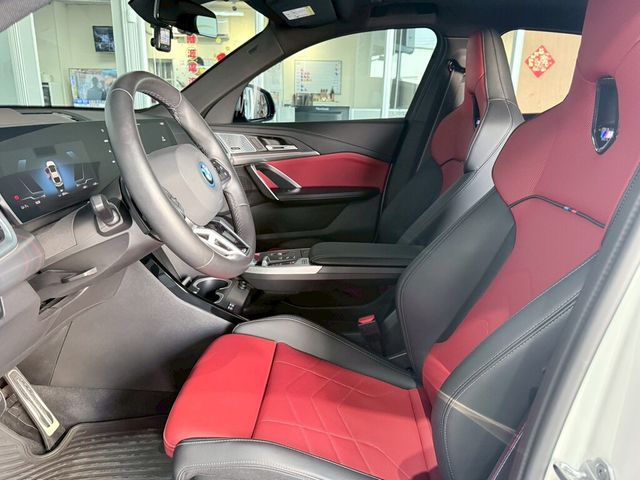 BMW寶馬 IX2 XDRIVE30  第8張相片