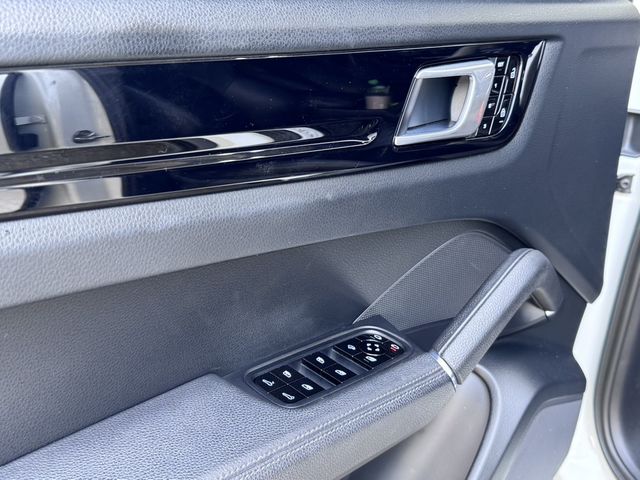 PORSCHE保時捷 CAYENNE  第4張相片