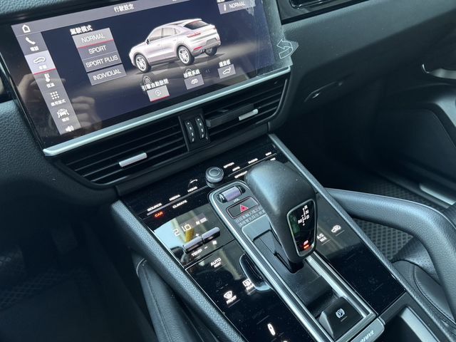 PORSCHE保時捷 CAYENNE  第9張相片