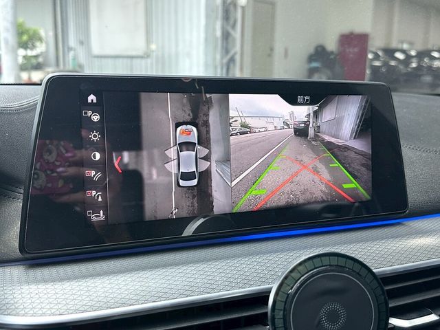 BMW寶馬 M550I  第7張相片