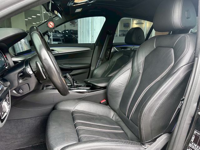 BMW寶馬 M550I  第9張相片