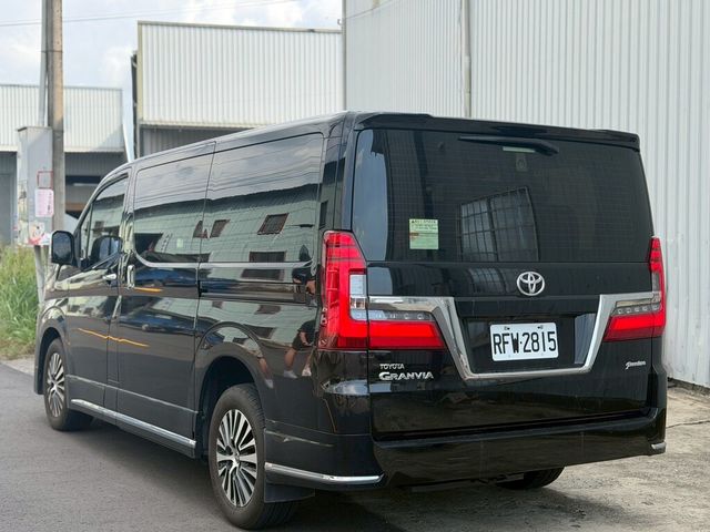 TOYOTA豐田 GRANVIA  第2張相片