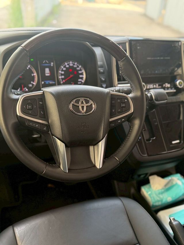 TOYOTA豐田 GRANVIA  第4張相片