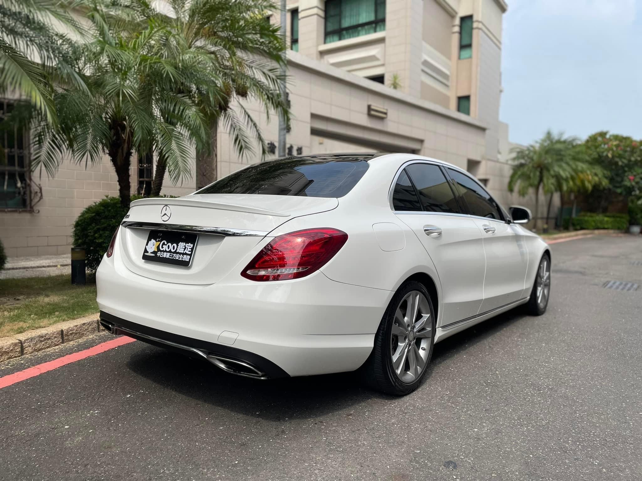 2015 賓士 C300 美規 白 里程僅跑9萬   第4張相片