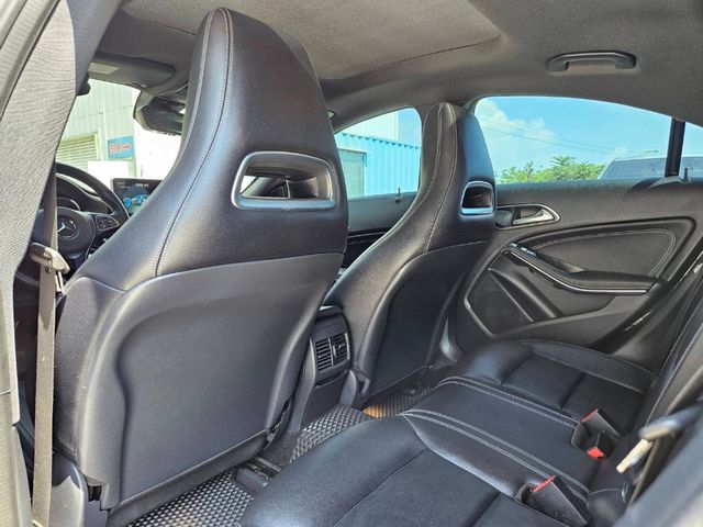 M-BENZ賓士 CLA250  第9張相片