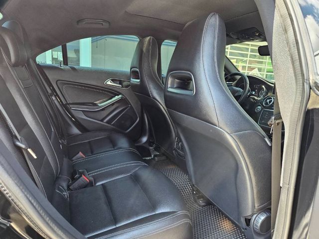 M-BENZ賓士 CLA250  第10張相片