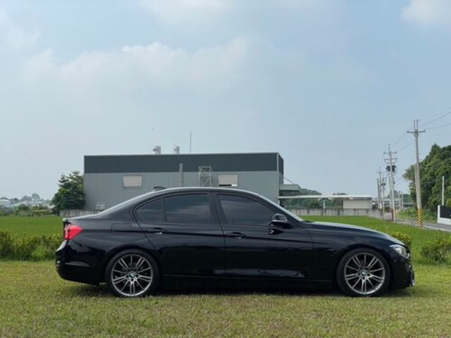 BMW寶馬 318D SEDAN  第7張相片