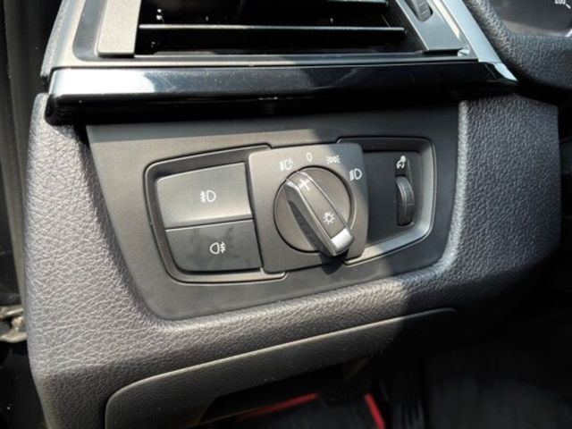 BMW寶馬 318D SEDAN  第11張相片