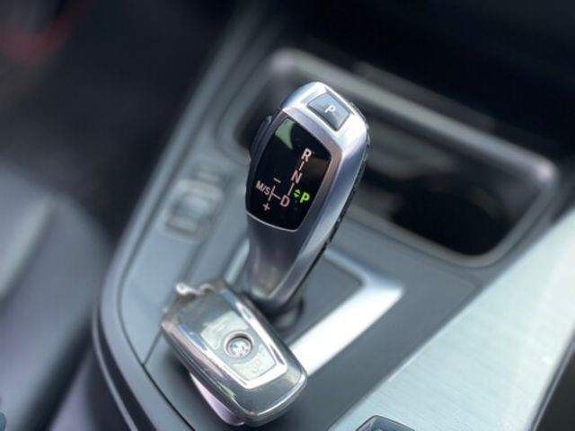 BMW寶馬 318D SEDAN  第13張相片