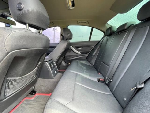 BMW寶馬 318D SEDAN  第15張相片