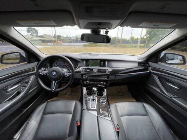 BMW寶馬 528I  第7張相片
