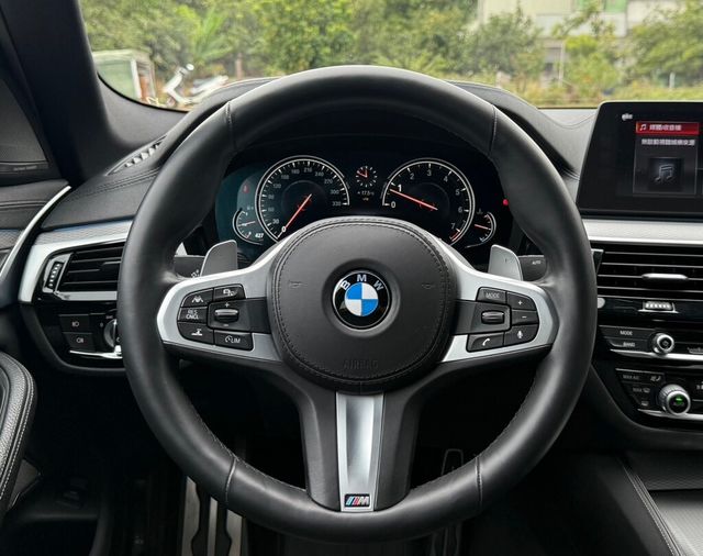 BMW寶馬 530I  第8張相片