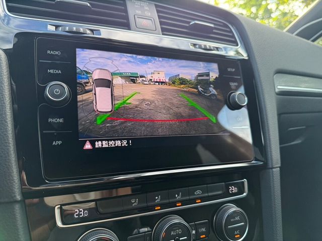 VOLKSWAGEN福斯 GOLF GTI  第11張相片