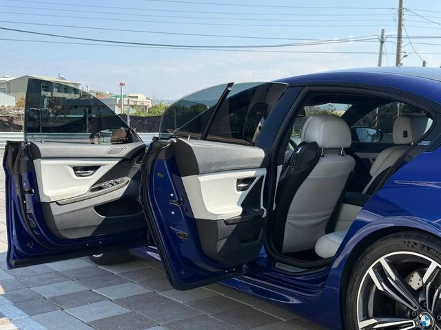BMW寶馬 M6 COUPE  第9張相片