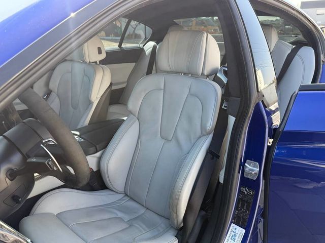 BMW寶馬 M6 COUPE  第15張相片