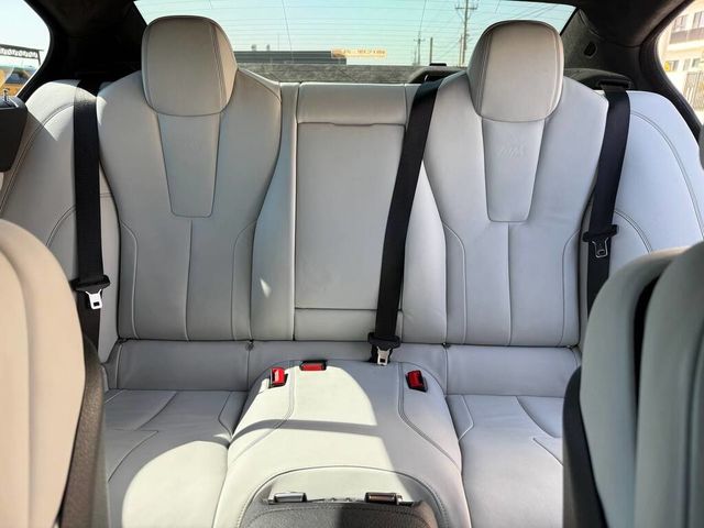 BMW寶馬 M6 COUPE  第18張相片