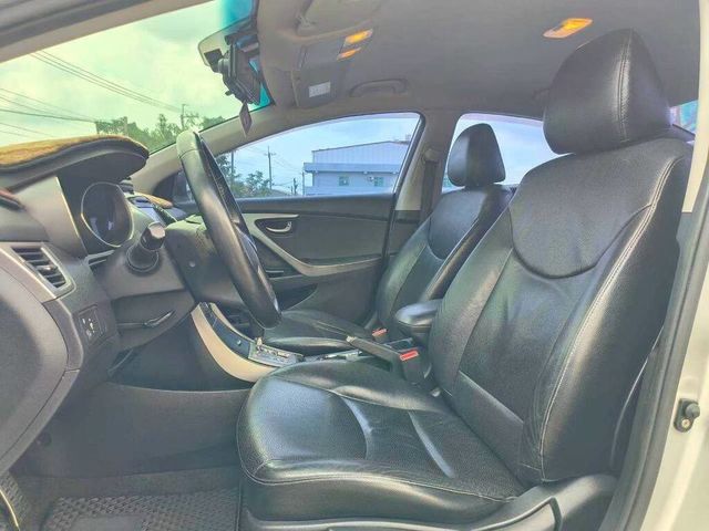 HYUNDAI現代 ELANTRA  第10張相片