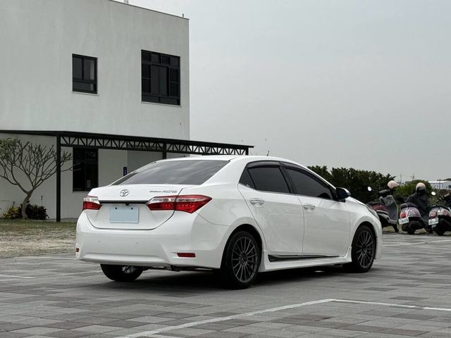 TOYOTA豐田 ALTIS  第2張相片