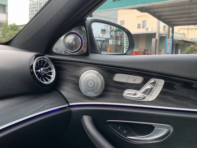 M-BENZ賓士 E300  第13張相片
