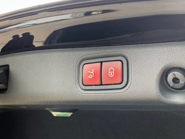 M-BENZ賓士 E300  第15張相片