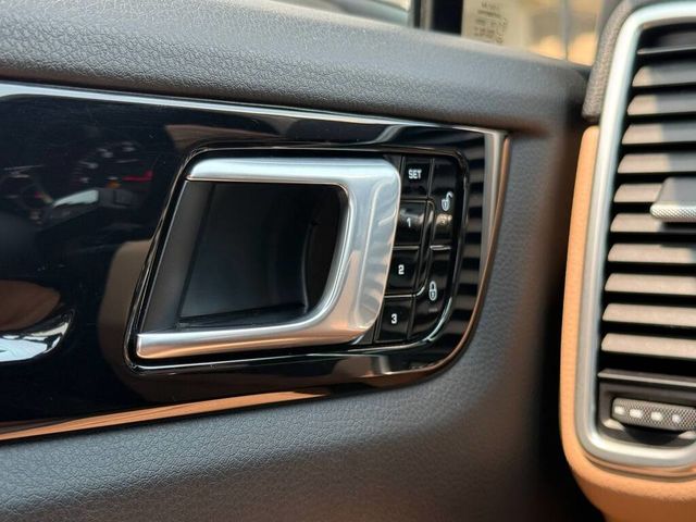 PORSCHE保時捷 CAYENNE  第14張相片