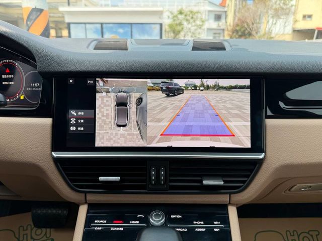 PORSCHE保時捷 CAYENNE  第17張相片