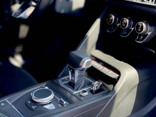 AUDI奧迪 R8  第9張相片