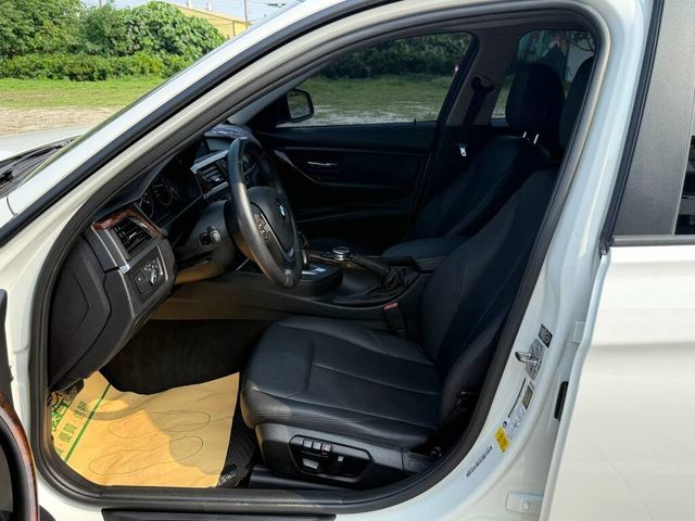 BMW寶馬 328I  第18張相片