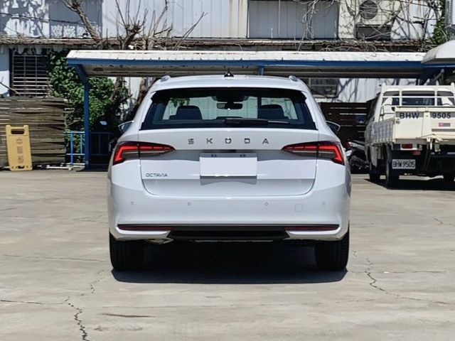 SKODA司科達 OCTAVIA COMBI  第4張相片